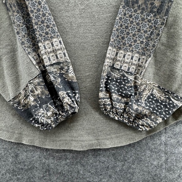 Easel Womens Top Paisley Camo Sleeve Pullover Blouse Size M Olive Green Boho - Picture 5 of 11